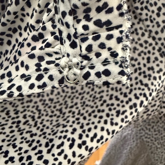 Ann Taylor Medium Black Spotted Long Sleeve Keyhole Front Blouse - Picture 6 of 8